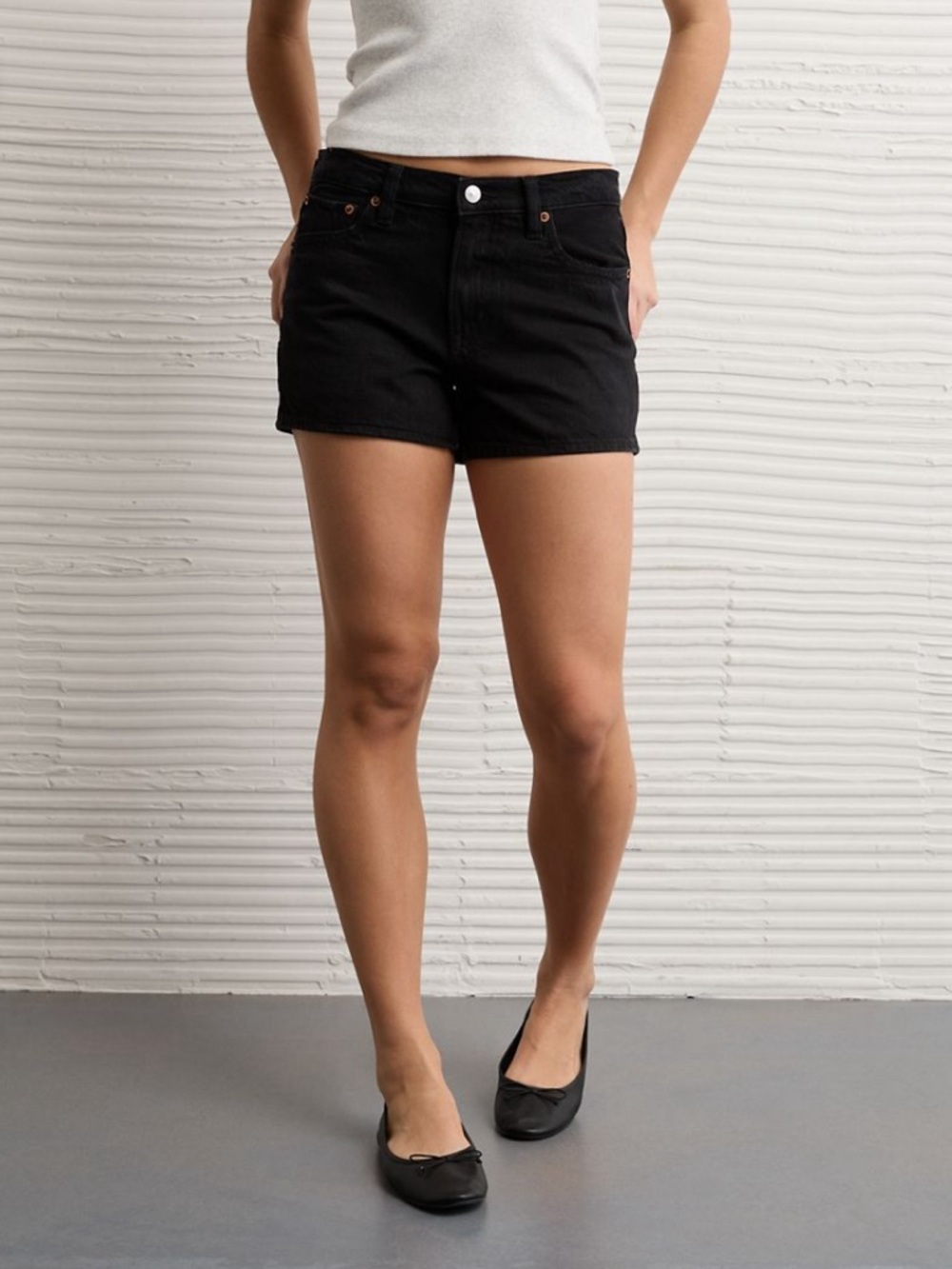 American Eagle Strigid Super High-Rise Relaxed Denim Short Size 0/25 NWT